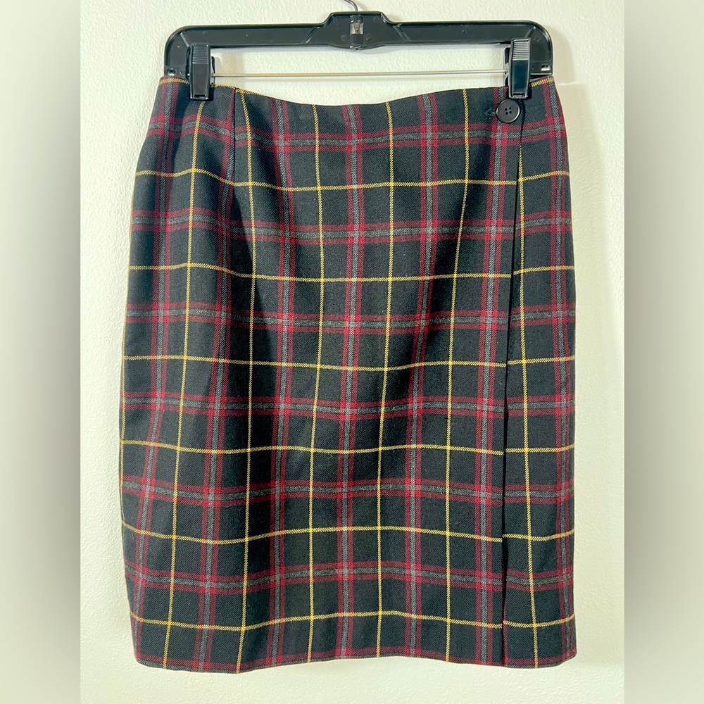 Chelsea Cambell Vintage 100% Pure Wool Plaid Wrap Knee Length Skirt Size 10